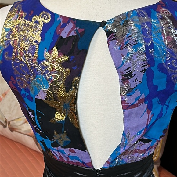 Nicole Miller Metallic Sleeveless Ruched Cocktail Dress, size 0 - Picture 7 of 16